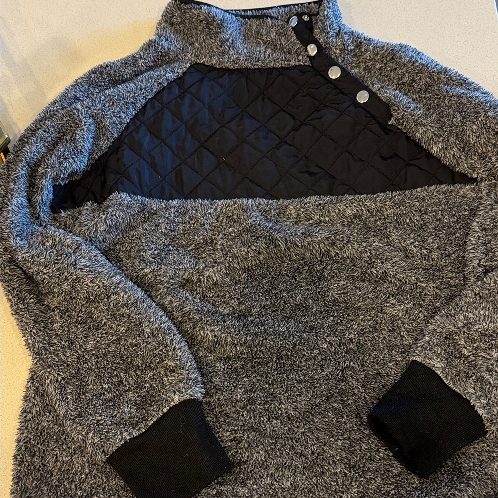 Cozy Gray and Black Quilted Fleece Pullover